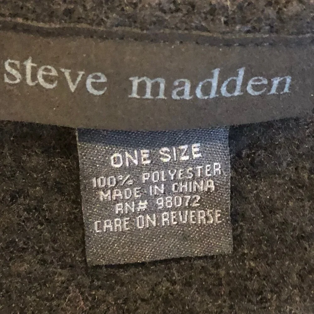 🖤 Steve Madden Black Knit Fringe Shawl w/ Front Pockets — One Size
